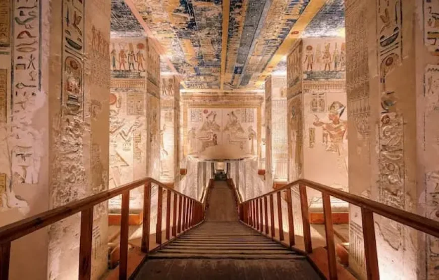 Luxor: Valley of the Kings and Hatshepsut Temple and Karnak temple