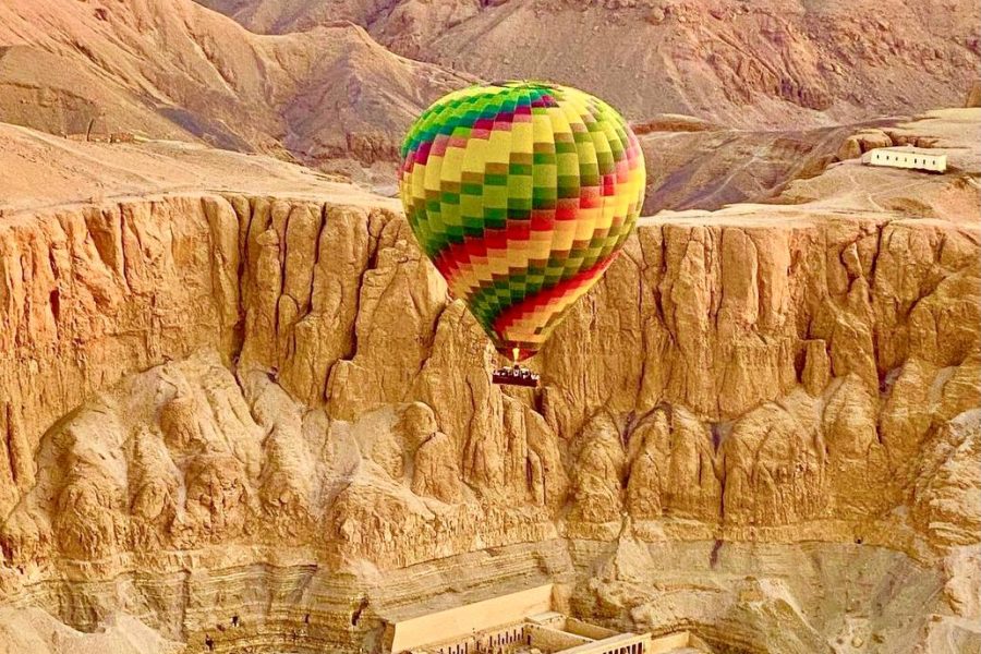 From Hurghada: 1-Night Luxor Tour, Hot Air Balloon, Transfer